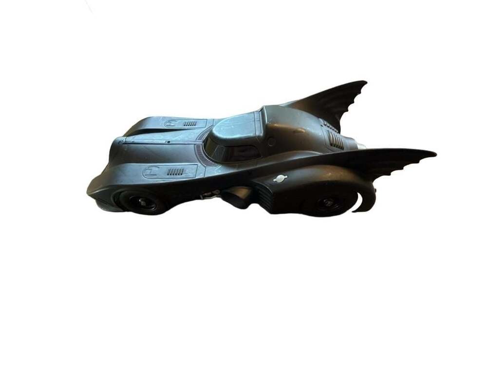Jada Toys 1:24 1989 Batman Batmobile Die-Cast Vehicle